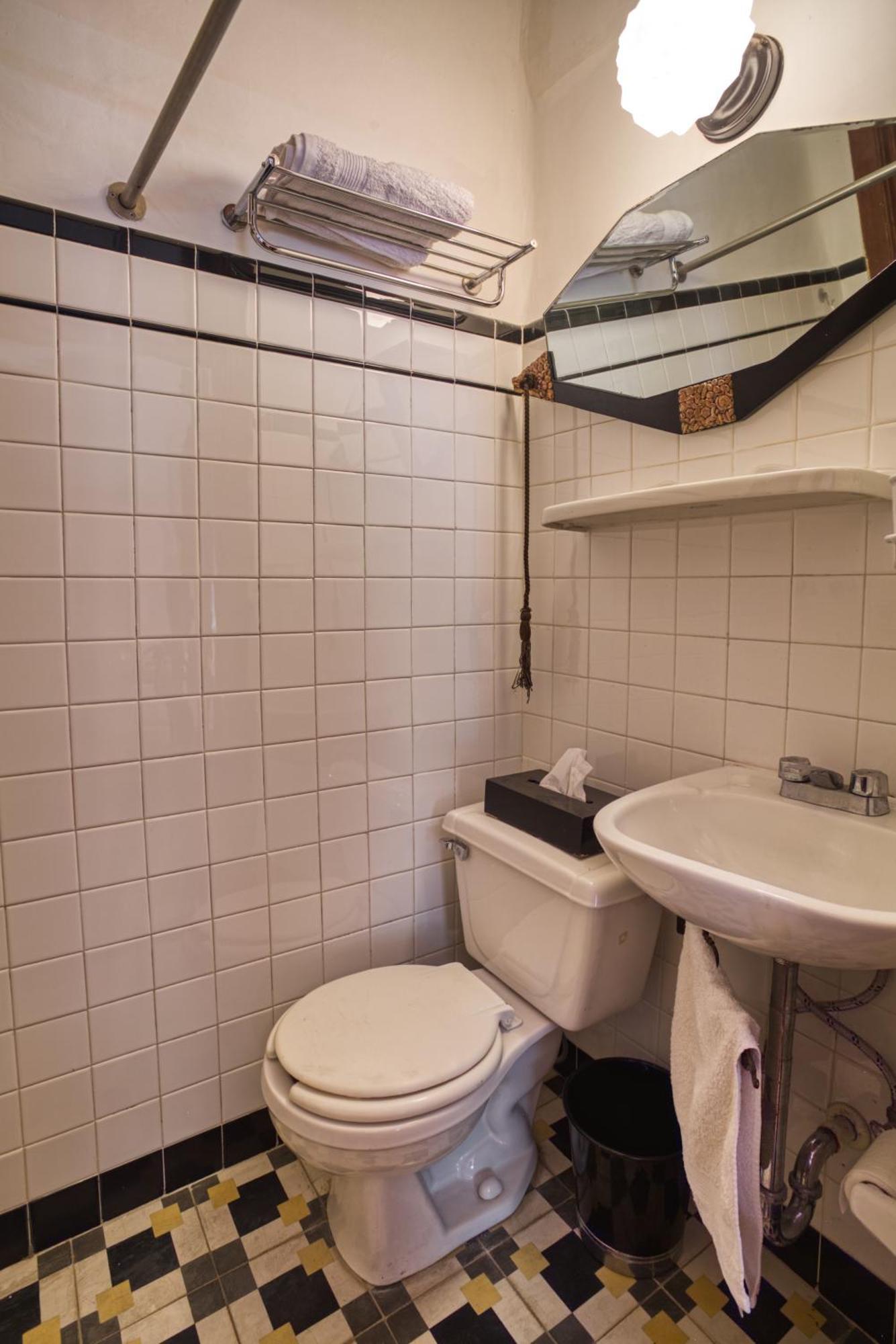 Deluxe Apartment,1581692235:JPEG
